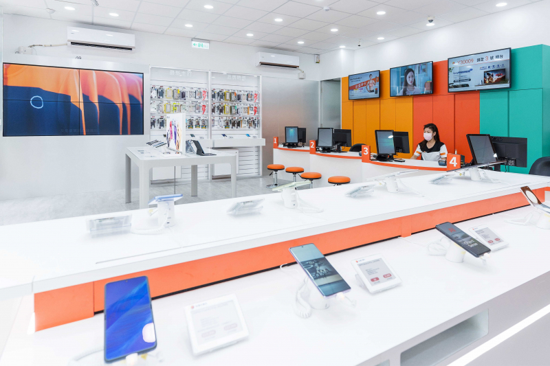 創利空間智慧零售軟硬整合方案，協助台灣大哥大門市完成數位內容行銷系統的佈建，打造全新世代的數位服務據點