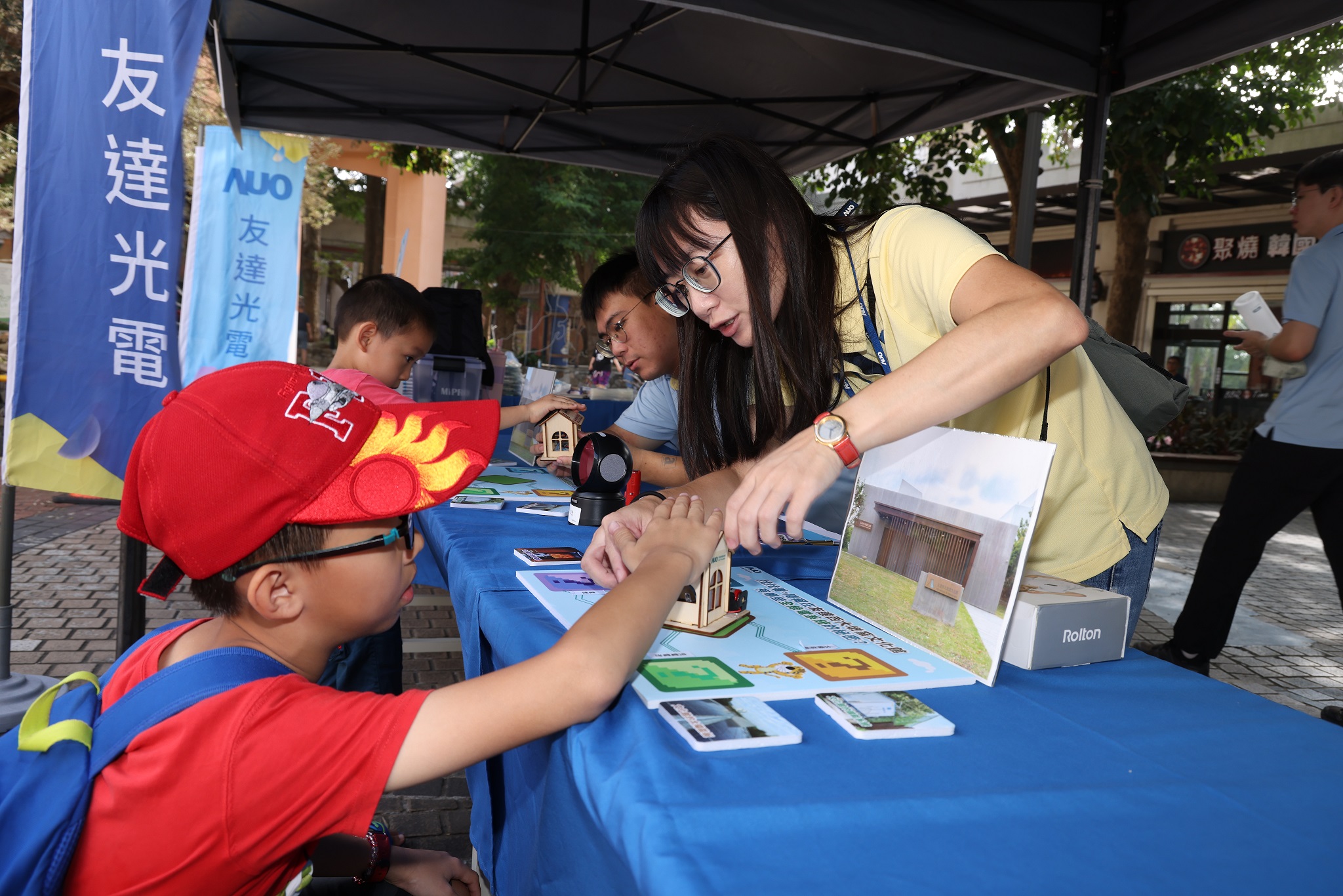 友達投入永續素養教育多年，從自身的環境教育場域走入校園、各式活動現場，合作夥伴亦擴及到NGO、公部門與供應鏈，豐碩成果獲「社會共融領袖獎」