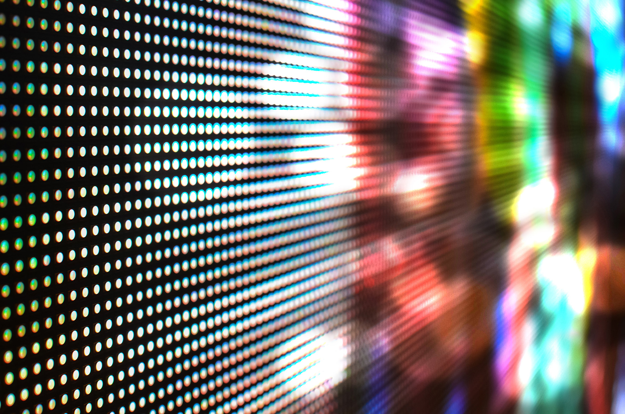 超高亮度、超长寿命